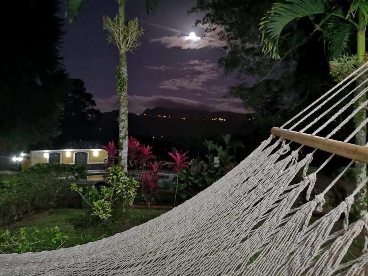 Hotel Villa Florencia Turrialba Bagian luar foto