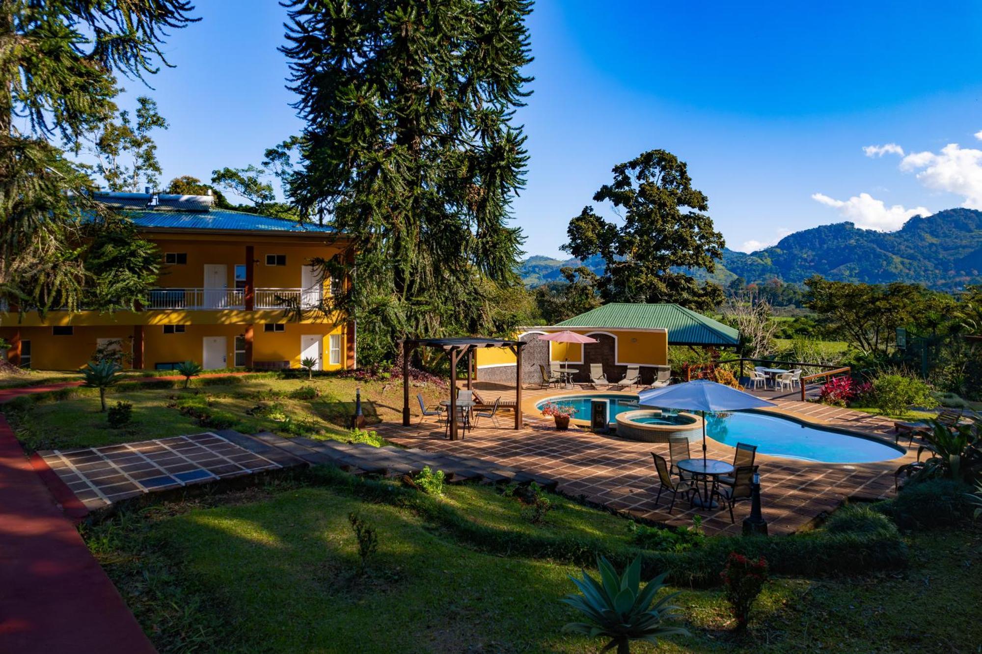 Hotel Villa Florencia Turrialba Bagian luar foto